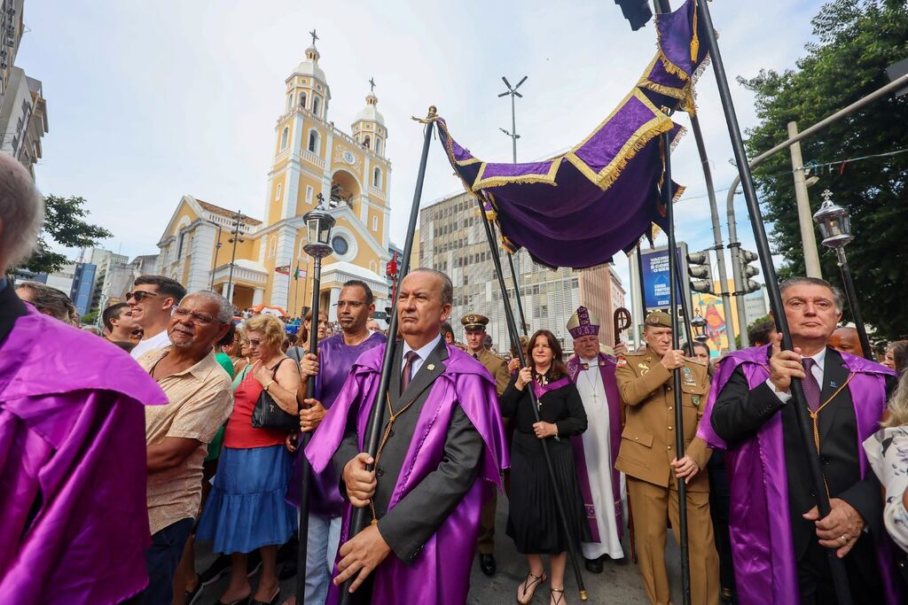Governador Jorginho Mello participa da Procissão do Senhor Jesus dos Passos, em Florianópolis