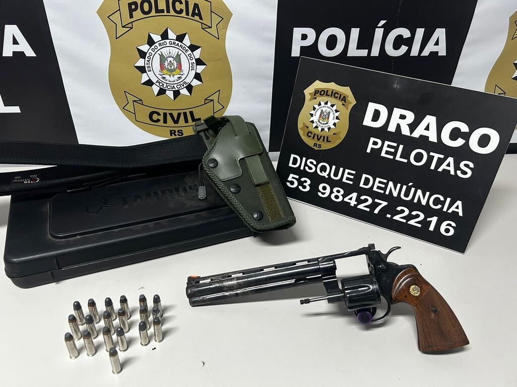Divulgação - O homem estava com um revólver colt, calibre 357 Magnum, mais 19 munições do mesmo calibre