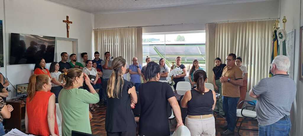 Lojistas buscam solução para poeira ao longo da Rua Frei Rogério em Anita Garibaldi