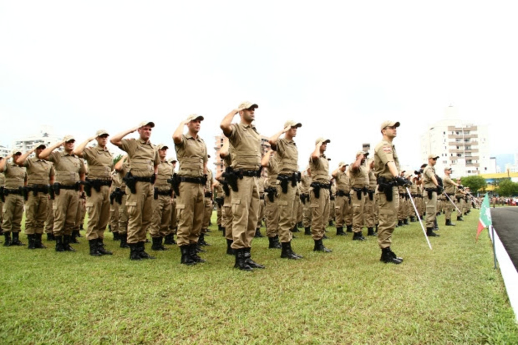 Polícia Militar forma 695 novos soldados em SC