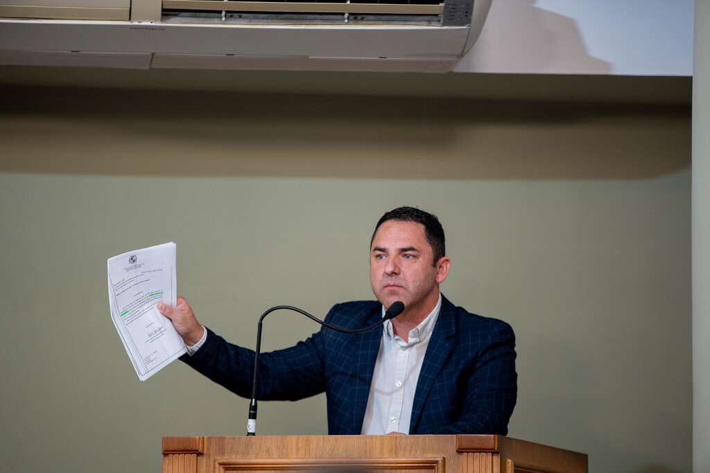 Foto: Fernanda Tarnac - Câmara de Vereadores - Rafael Amaral explica que haverá também contato com o Tribunal de Contas do Estado (TCE) para informar da CPI