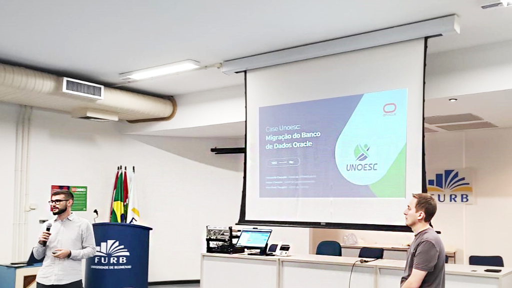 Setor de Tecnologia da Informação da Unoesc participa de evento da Acafe em Blumenau