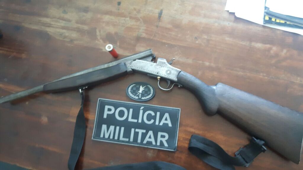 Polícia Militar prende dois com arma de fogo em Fundo do Campo