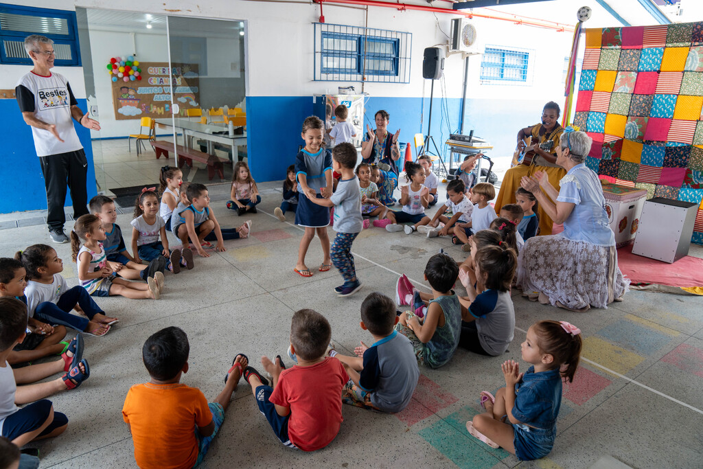 Espetáculo de Joinville é assistido por quase 2 mil pessoas em escolas de Garuva