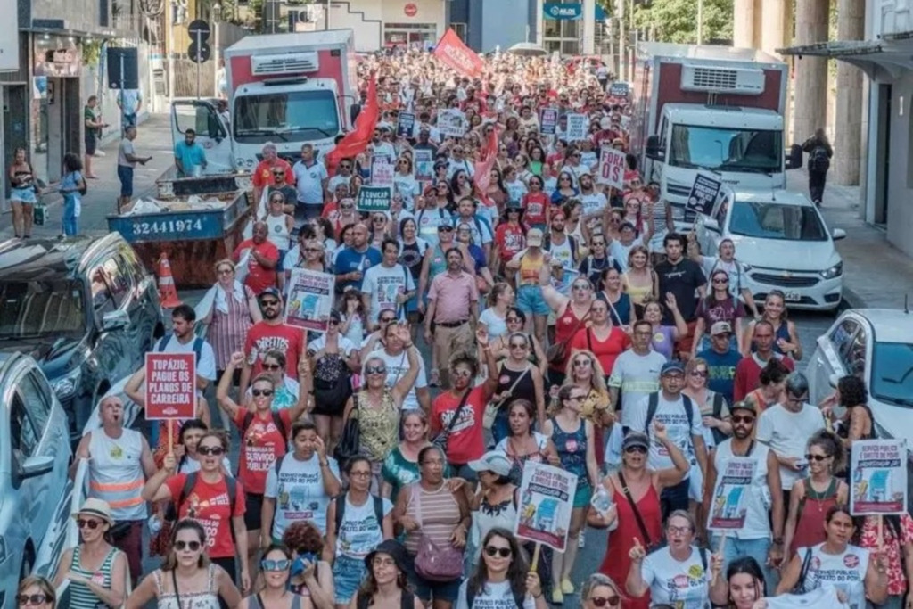Greve termina com multa de R$ 100 mil para sindicato e compensação de horas por grevistas em Florianópolis