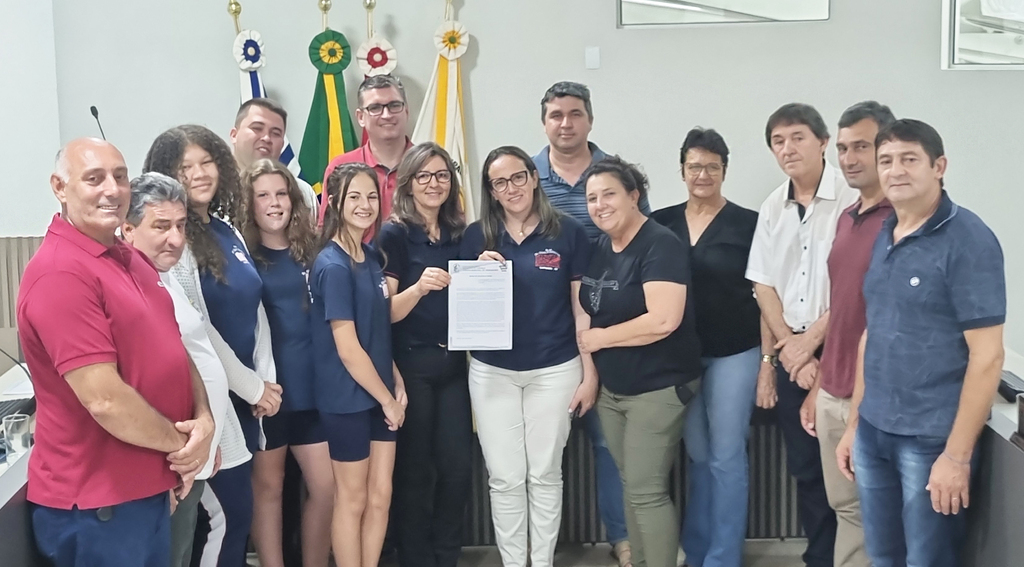  Poder Legislativo de Capinzal: Concede Moção de Aplauso a Escola Municipal Dr. Vilson Pedro Kleinübing pelos seus 24 anos de história