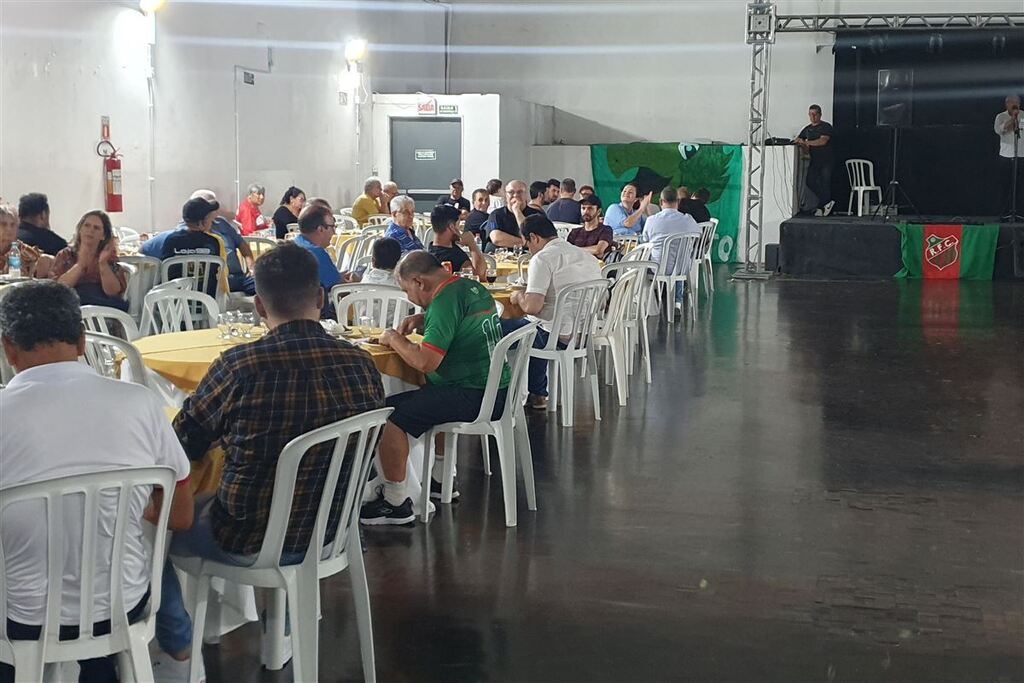Galeto do Riograndense reúne dirigentes e apoiadores do clube
