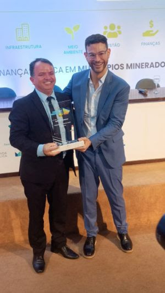 Mineiros vencem em seis categorias do Prêmio Municípios Mineradores e goianos ganham em duas