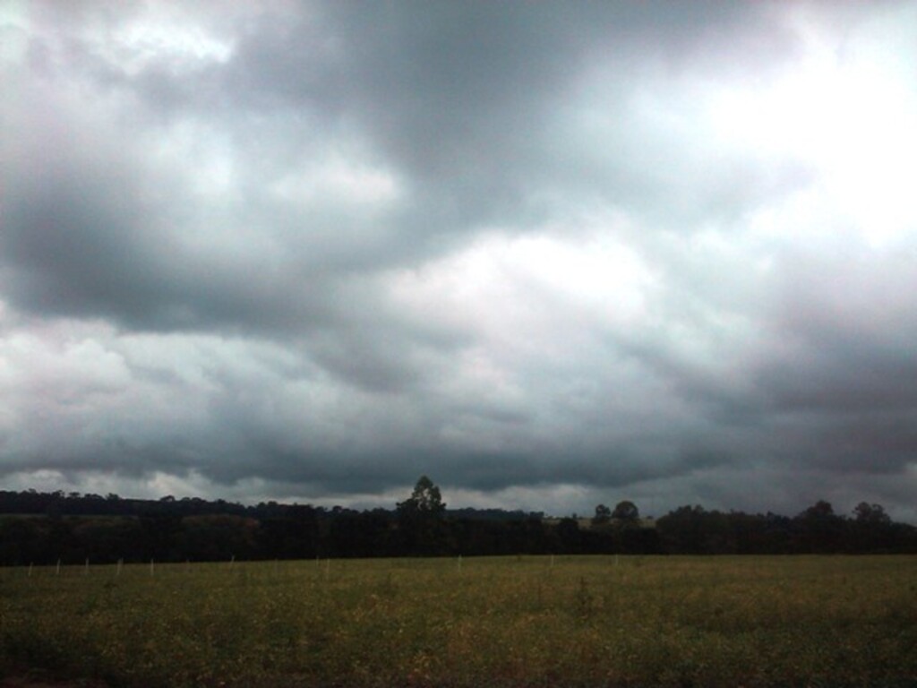 Inicio de semana com mais nuvens e temperatura baixa em SC