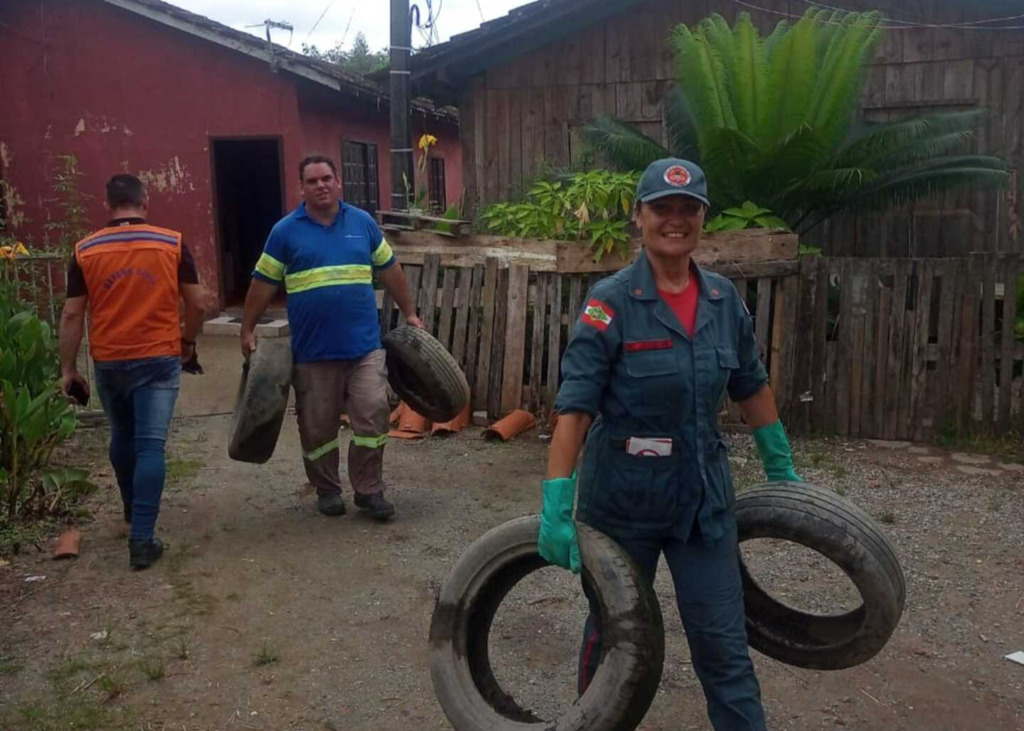 Águas de São Francisco do Sul se une ao esforço da prefeitura no combate à dengue