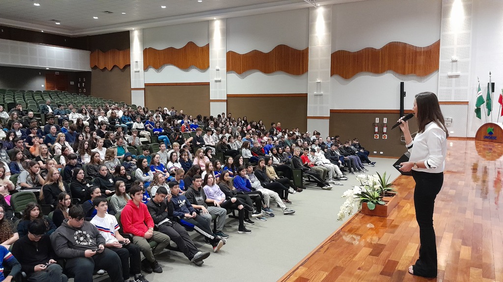 Atividade busca conscientizar sobre a qualidade da água