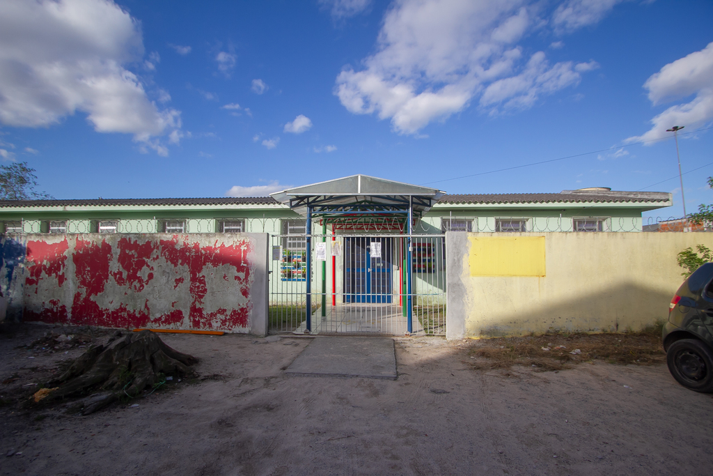 Ventilador pega fogo em escola de educação infantil