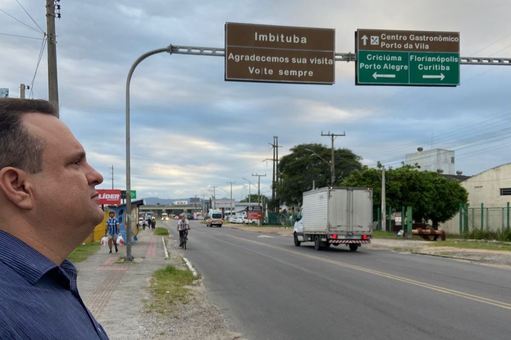 Pré-candidato a Prefeitura de Imbituba, Fernando Rosa, Visita obra inacabada na Vila Nova e destaca a necessidade de conclusão