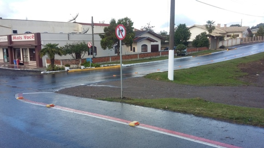 Prefeitura implanta Ciclofaixas no bairro Poço Rico