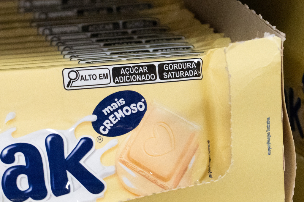 título imagem Alertas nas embalagens de alimentos chamam atenção dos consumidores; entenda a nova rotulagem