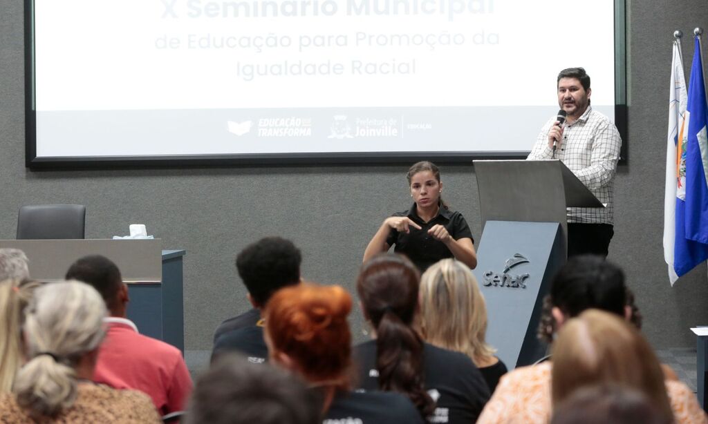 10ª edição do Seminário Municipal de Educação promove igualdade racial em Joinville