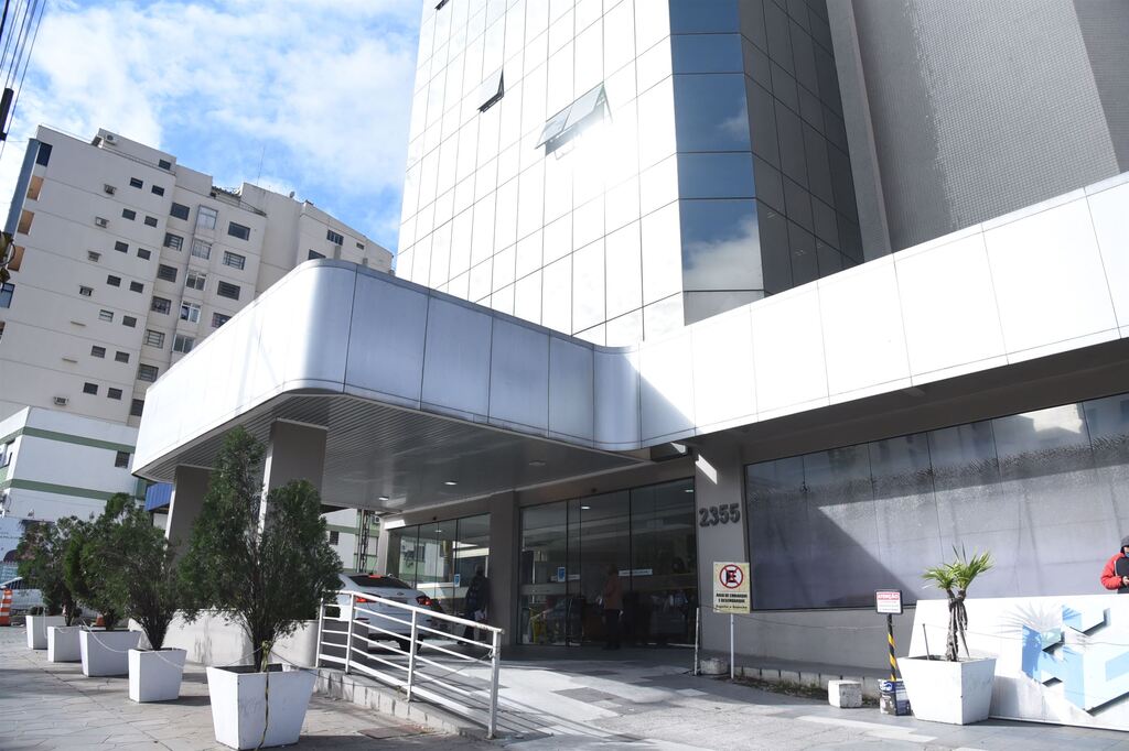 Após suspensão do reajuste das tabelas do IPE Saúde, hospital de Santa Maria decide manter cirurgias eletivas