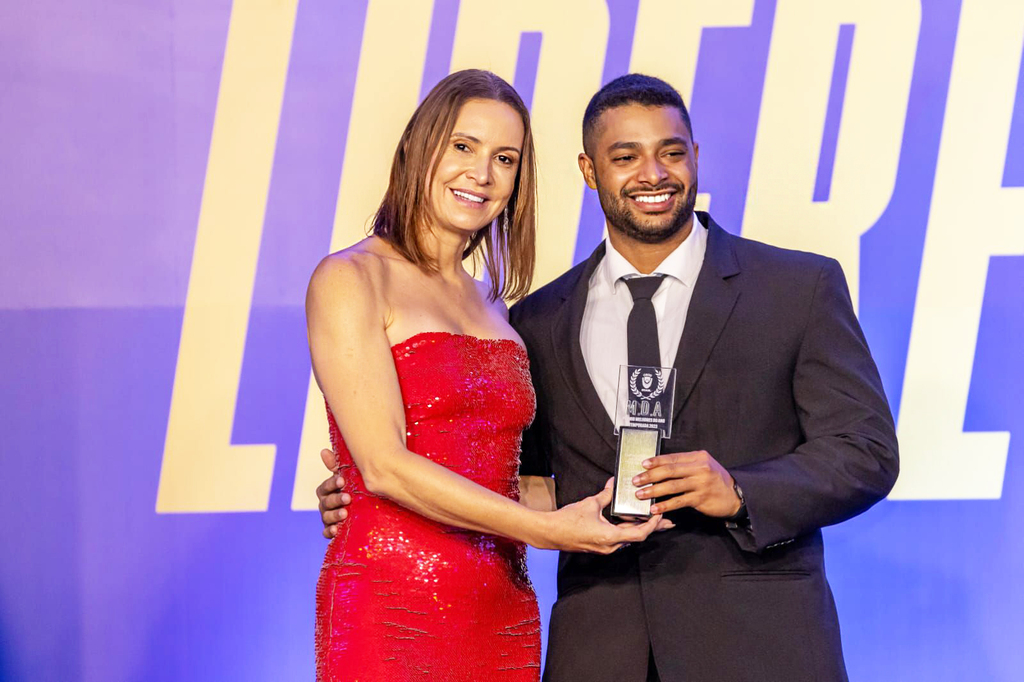 Pela terceira vez, atleta da Unoesc recebe da CBDU o prêmio Melhores do Ano