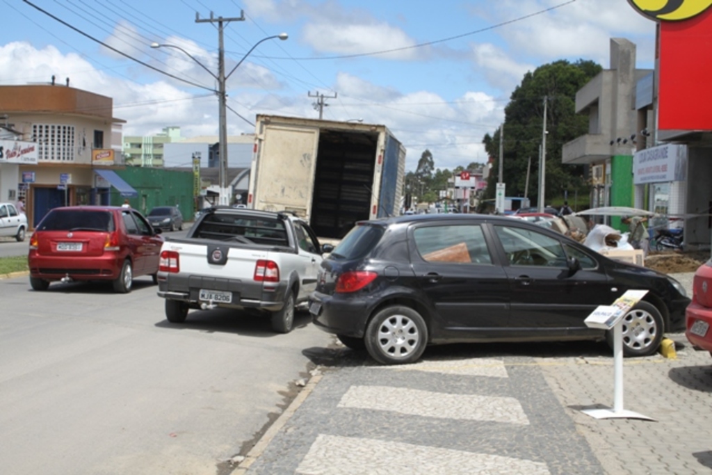 Mudança de estacionamento causa polêmica em Otacílio Costa