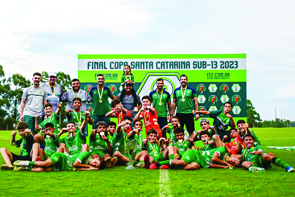 Chapecoense fatura o título da Copa Santa Catarina Sub-13, tendo dois capinzalenses na equipe