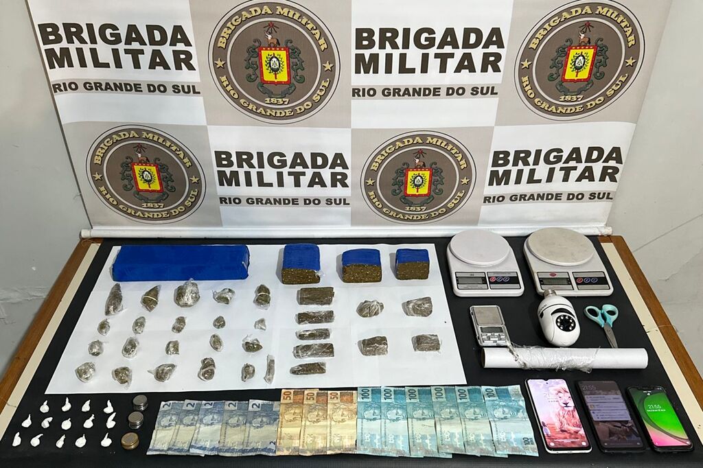 POLÍCIA PRENDE CASAL COM QUASE 2 KG DE MACONHA EM TORRES