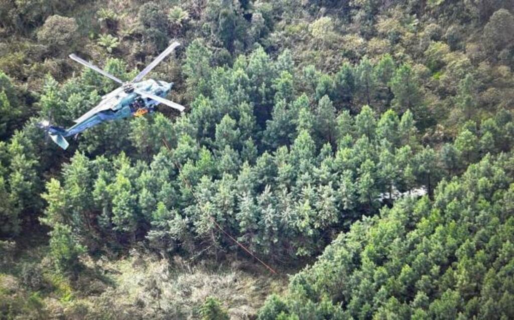 Esquadrão da Base Aérea de Santa Maria resgata piloto desaparecido em Santa Catarina