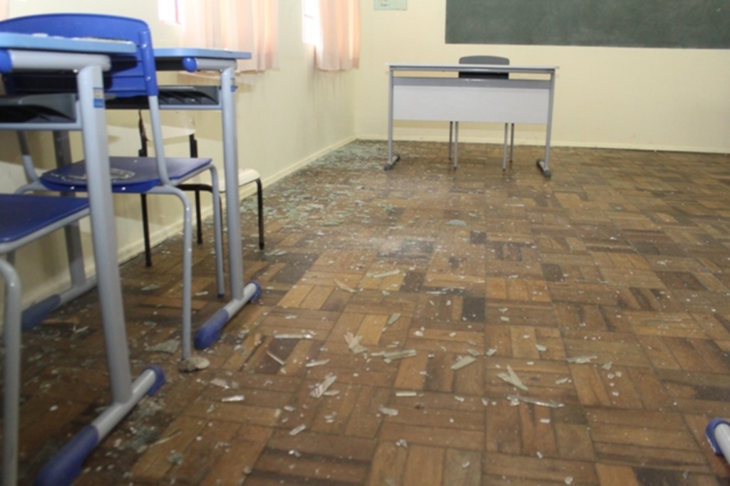 Escola permanece indignada com atos de vandalismo