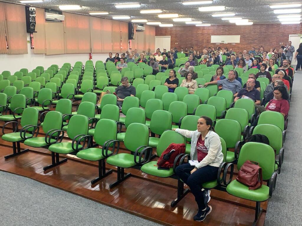 Foto: Gilberto Ferreira (Bei) - A votação foi realizada Auditório Flávio Schneider, no campus sede, em Santa Maria.