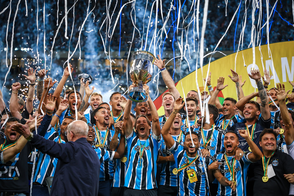 título imagem FOTO: baixe o pôster do heptacampeonato gaúcho do Grêmio