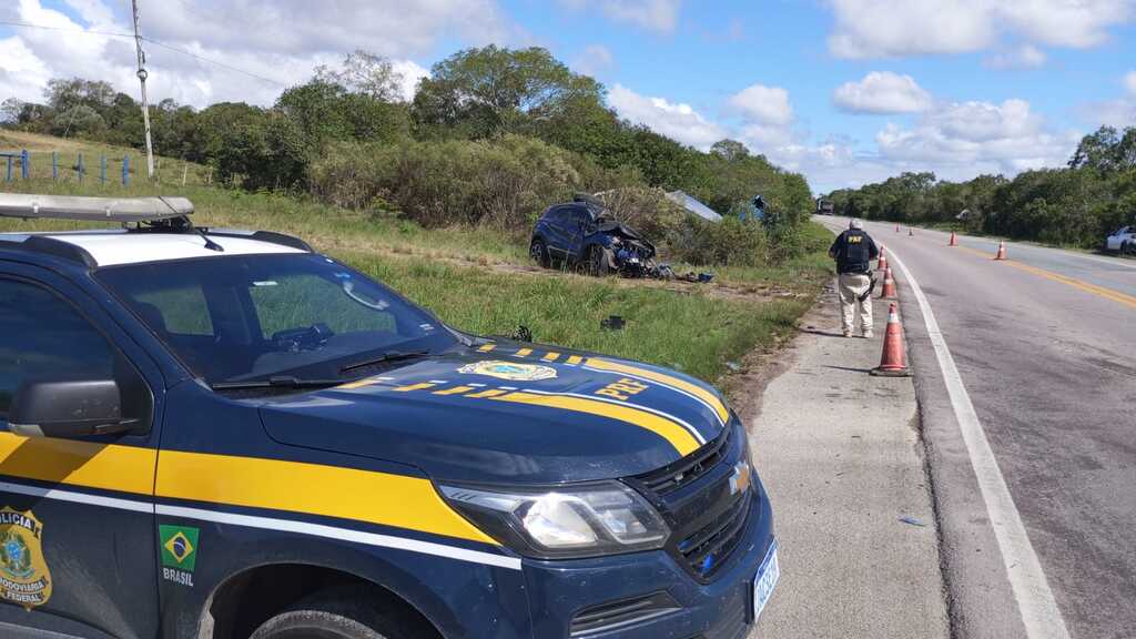 Divulgação - PRF precisou organizar o trânsito, que não foi interrompido