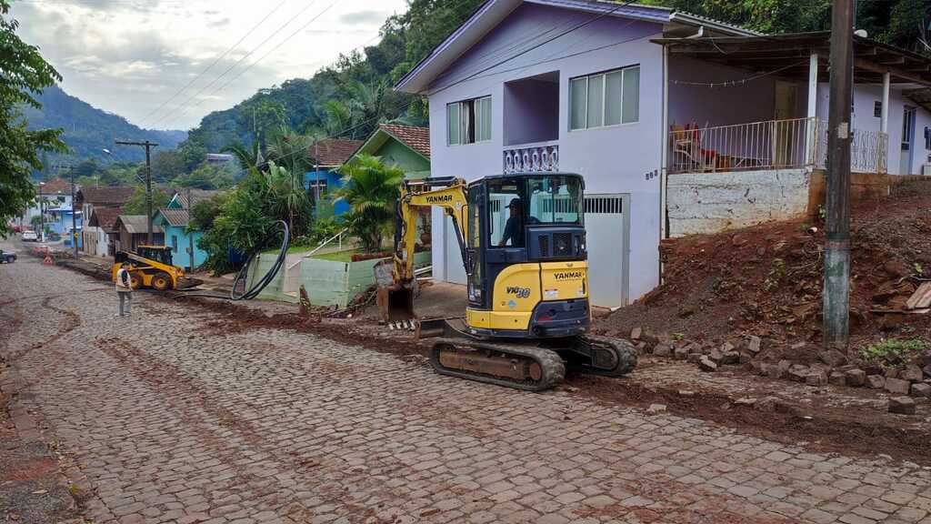 CASAN instala 4,6 km de novas redes para reforçar abastecimento no centro de Ibicaré