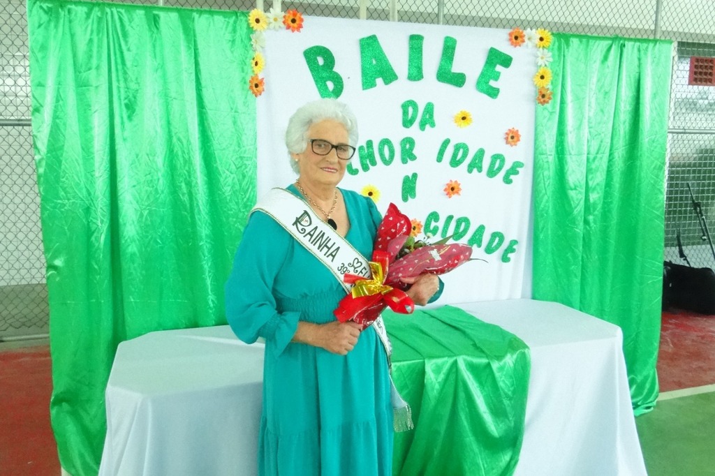 Maria Aliete é a Rainha da Melhor Idade em Bocaina do Sul