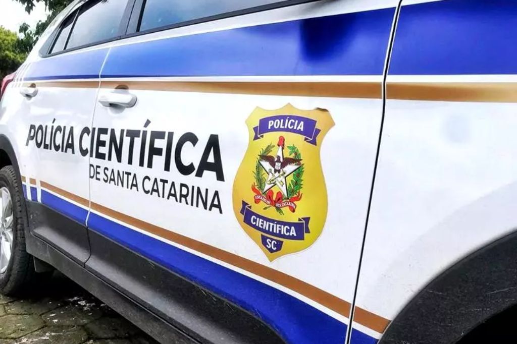 Corpo de homem com ferimentos é encontrado em terreno baldio no Sul de SC