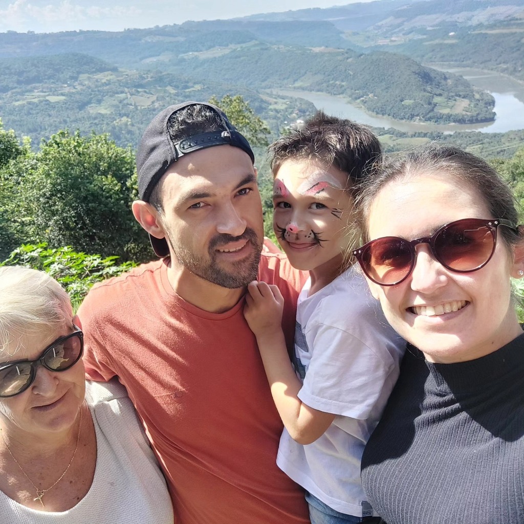Família curte passeio na Serra Gaúcha