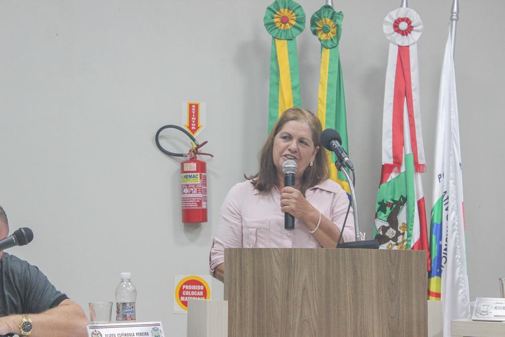 SUPLENTE DE VEREADORA MARIA LUÍZA DA SILVA  TOMA POSSE NA CÂMARA DE VEREADORES DE PRAIA GRANDE