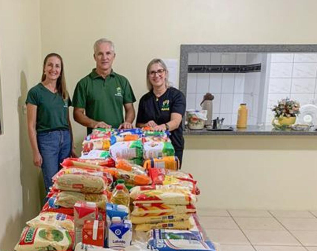 APAE DE SÃO JOÃO DO SUL RECEBE DOAÇÃO DE ALIMENTOS DO  XXVIII RODEIO DO CTG PORTEIRA CATARINENSE