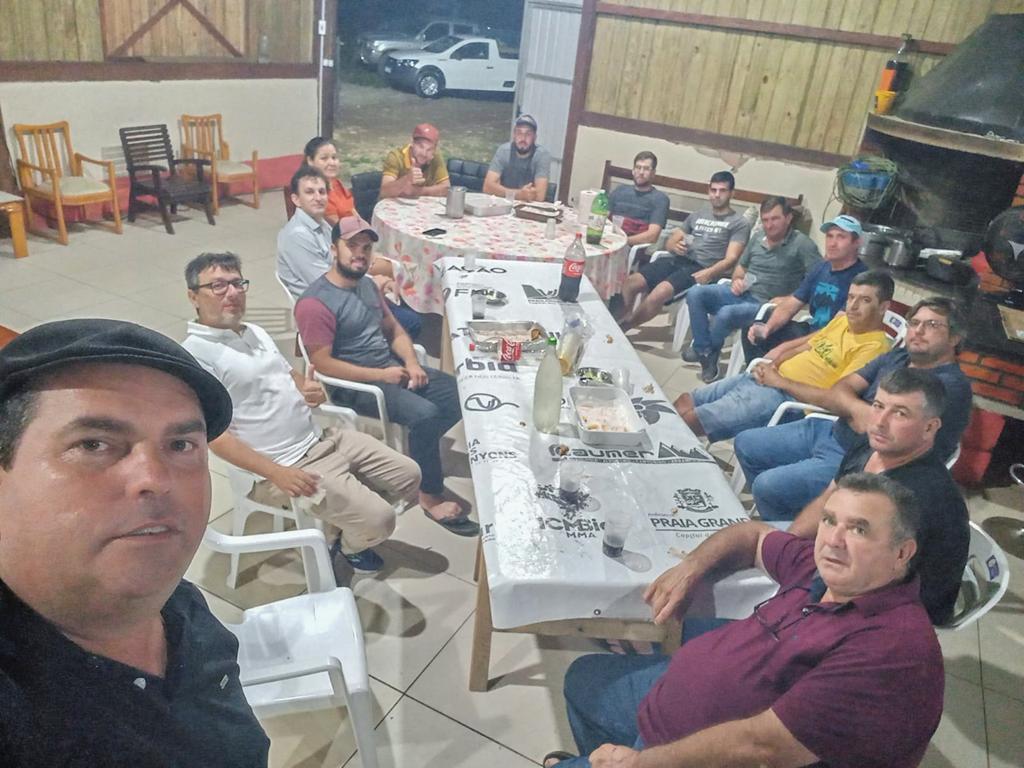COOPERGADOSUL REALIZA  ENCONTRO COM AUTORIDADES E PRODUTORES DE BANANA  DE PRAIA GRANDE