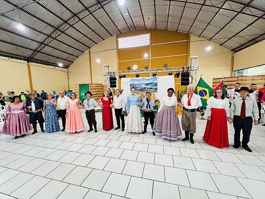 Grupo de danças da terceira idade de Zortéa está classificado para o JASTI em Criciúma
