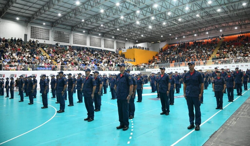 Corpo de Bombeiros Militar de SC forma 261 soldados