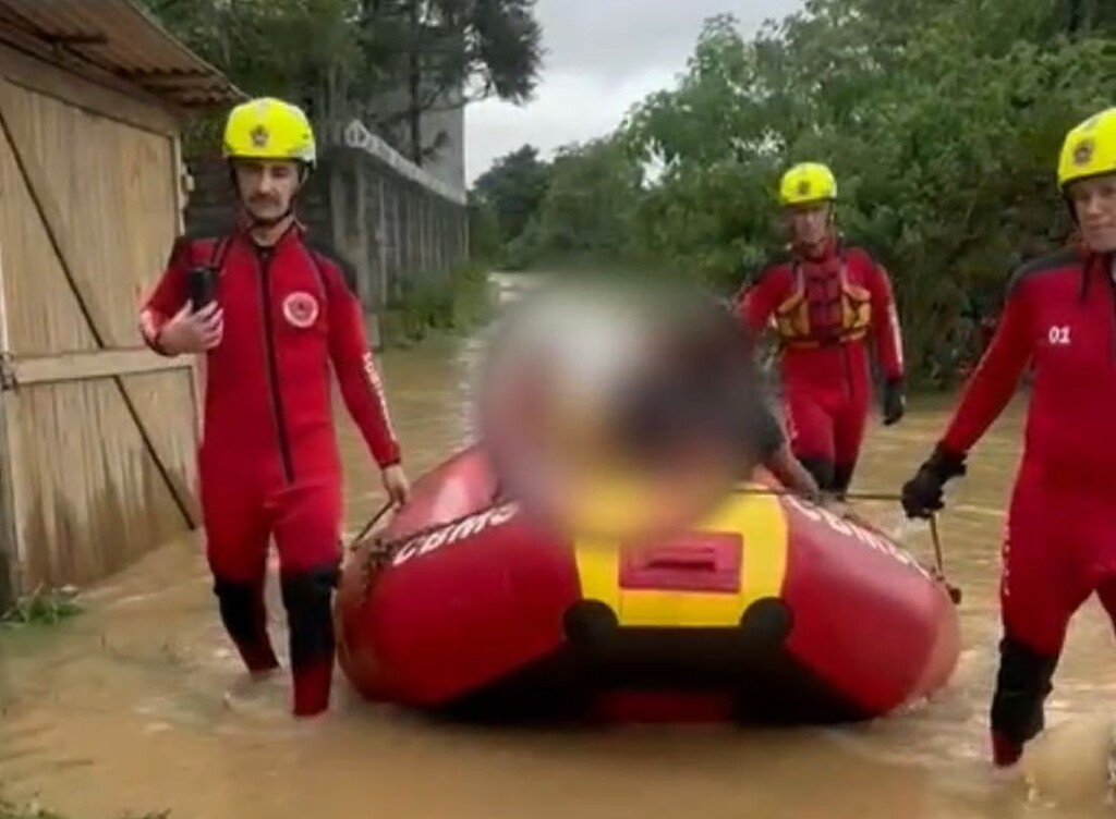 Equipes do Governo do Estado trabalham em auxílio à população afetada pela chuva, Grande Florianópolis é a região mais atingida