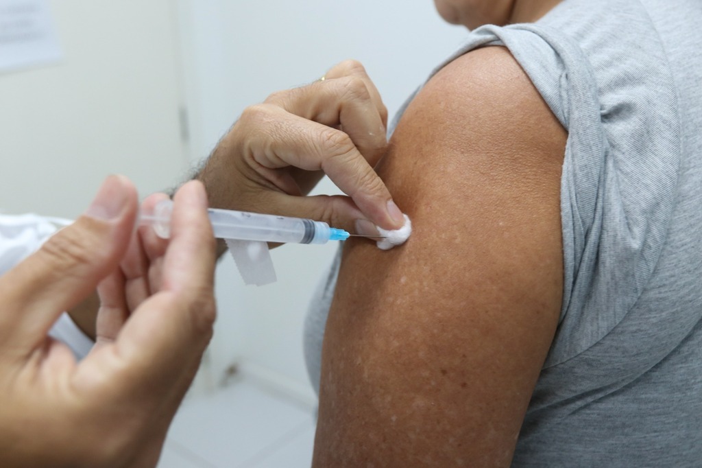 Dia D leva 115 mil pessoas aos postos de Saúde em Santa Catarina e cobertura vacinal contra a gripe atinge 20%