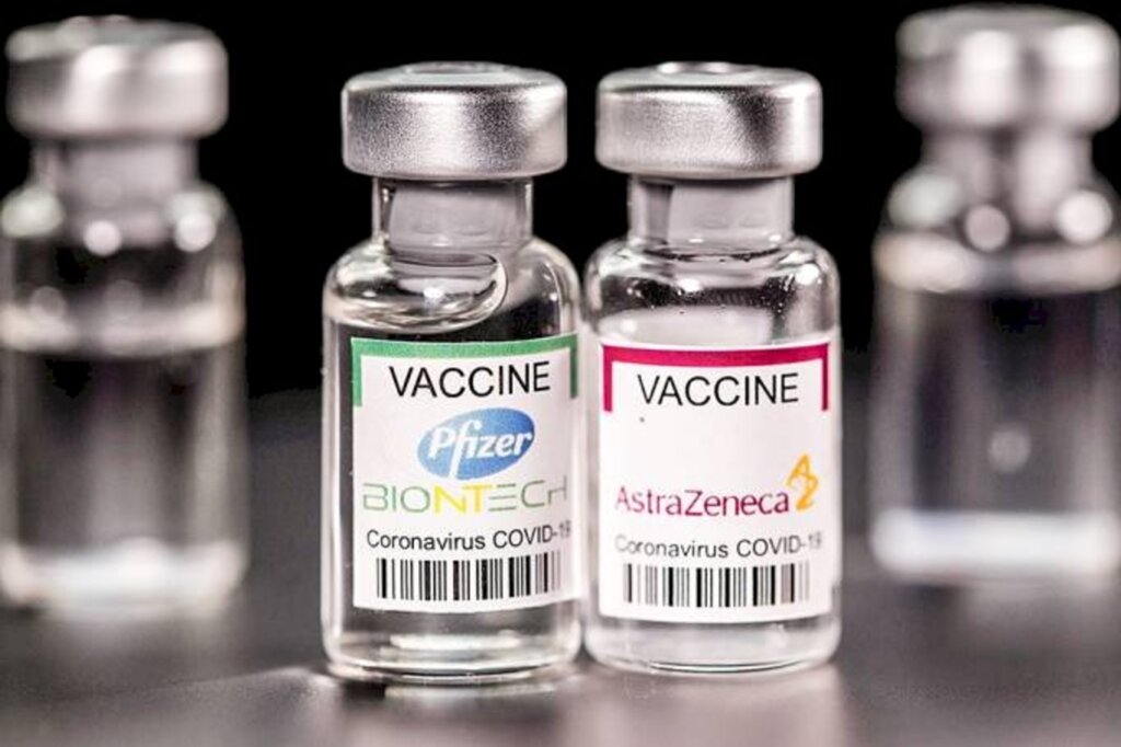 Santa Catarina distribui vacinas da Pfizer e AstraZeneca para a aplicação da segunda dose e reforço