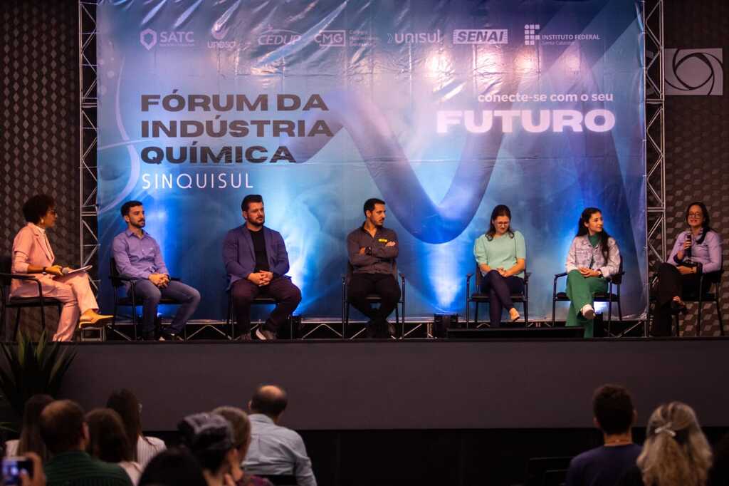 FÓRUM DA INDÚSTRIA QUÍMICA SUL CATARINENSE REÚNE MAIS DE 300 ESTUDANTES, EM CRICIÚMA