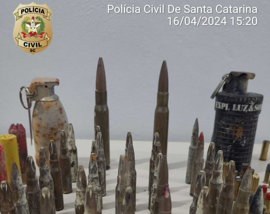 Homem é preso em flagrante por possuir artefatos de guerra em Rio do Oeste