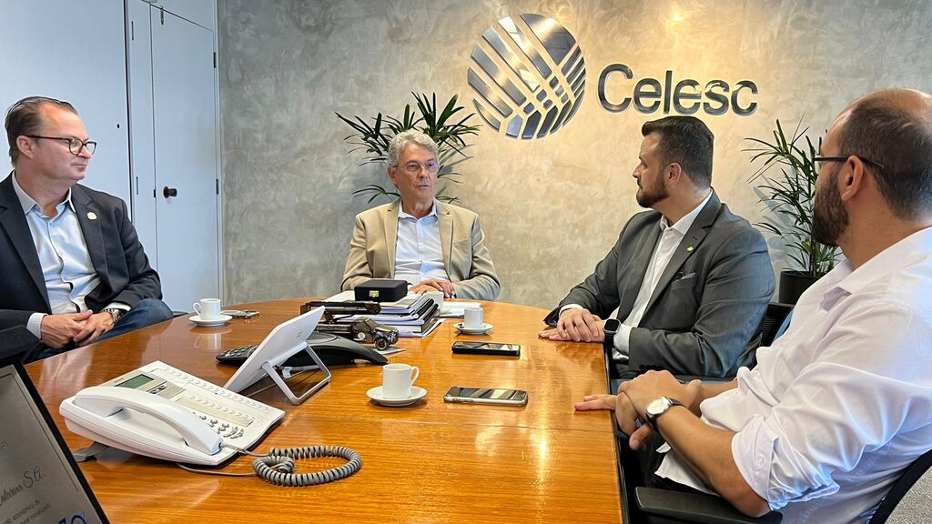 Lucas Neves lidera reunião para solucionar quedas de energia em Urubici