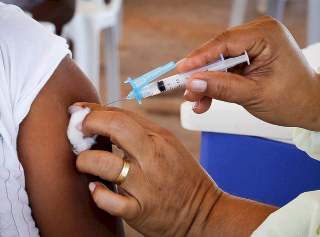 Mais de 140 mil adolescentes já foram vacinados contra a covid-19 em Santa Catarina