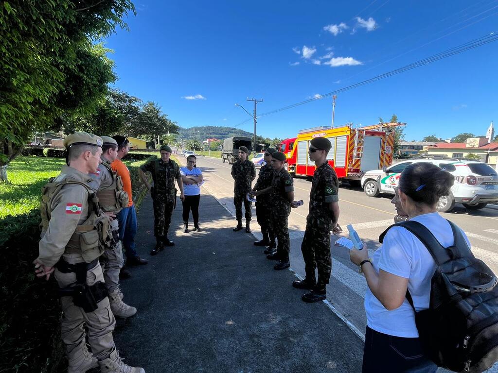 MOBILIZAÇÃO CONTRA A DENGUE CONTA COM EXÉRCITO, BOMBEIROS E PM EM SANTA ROSA DO SUL