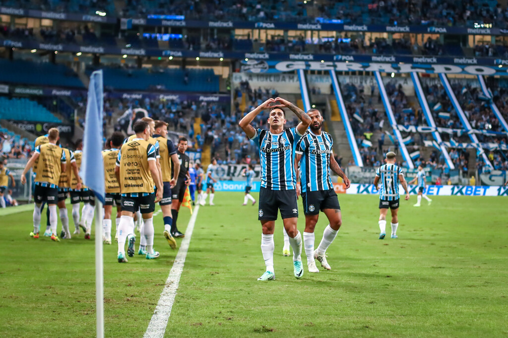 Grêmio vence o Athletico por 2 a 0 na Arena