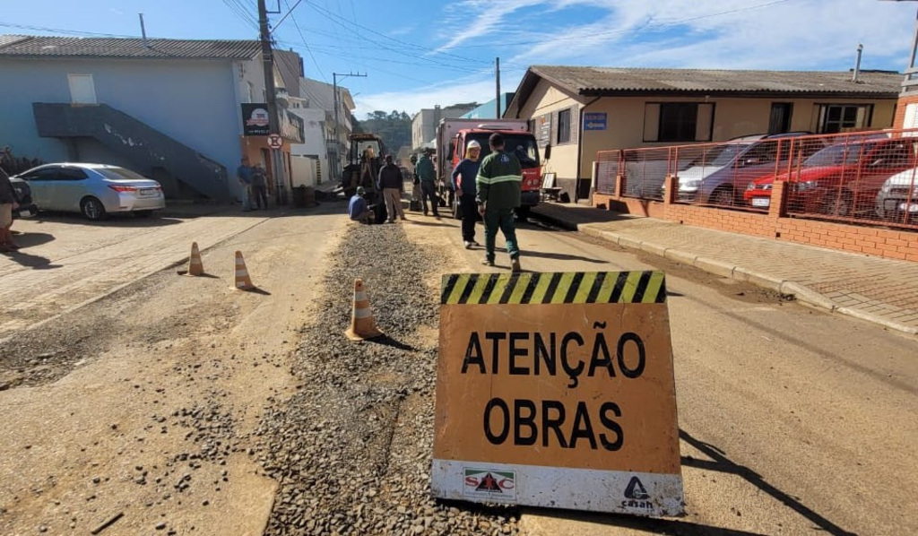 CASAN instala 1,3 km de novas redes de água para abastecer Bom Jardim da Serra