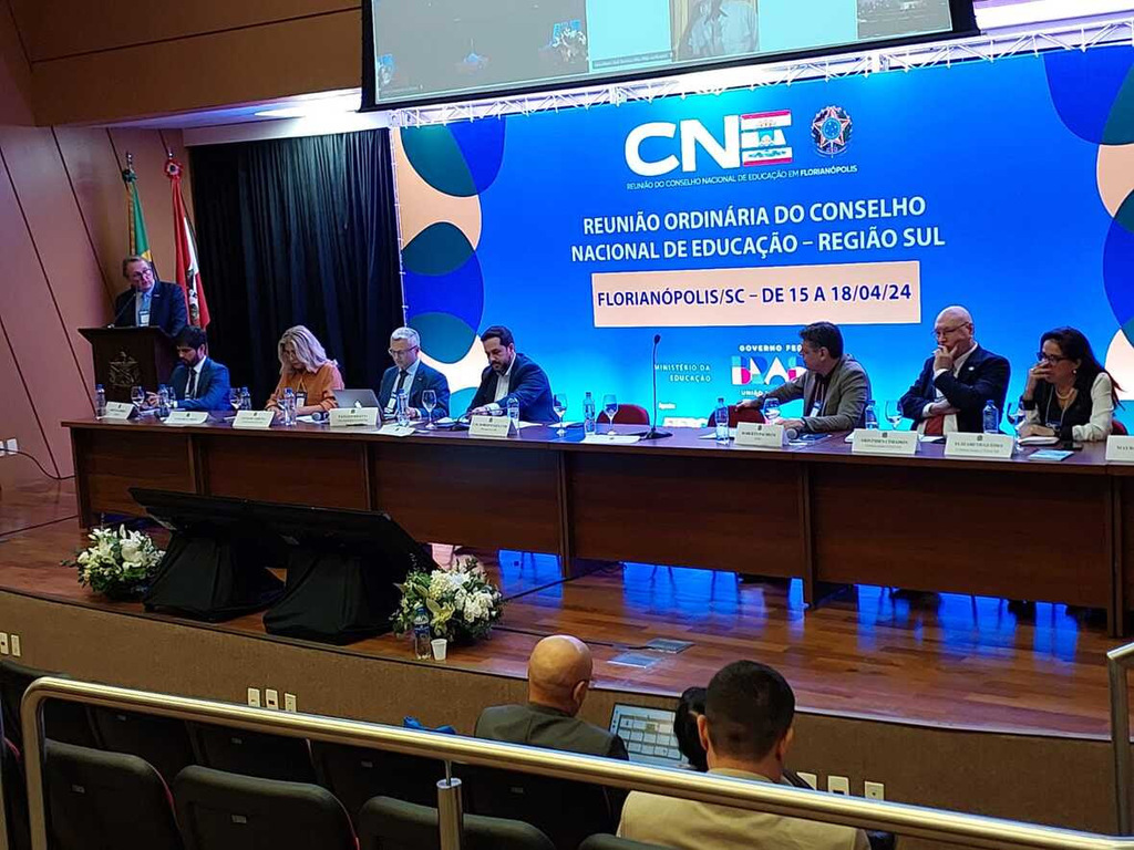 Conselho Nacional de Educação reúne-se em SC e debate os desafios das universidades brasileiras